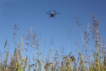 MikroKopter sind elektrisch angetriebene, universelle Schwebeplattformen, die sich optimal fr Luftbilder (und -videos) eignen. 