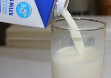 Im Mrz 2016 ging der Kieler Rohstoffwert Milch des ife Instituts fr Ernhrungswirtschaft Kiel um 2,3 Cent von 22,1 auf 19,8 Cent pro kg Milch zurck.