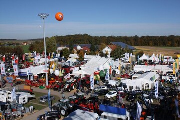 Blick vom Riesenrad auf die Landwirtschafts- und Gewerbeausstellung der Muswiese