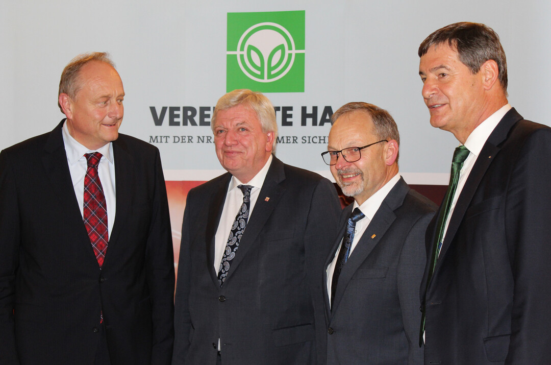Mitgliederversammlung und Jubiläumsfeier mit (v.l.n.r.): Joachim Rukwied (Präsident Deutscher Bauernverband), Volker Bouffier (Hessischer Ministerpräsident), Klaus Mugele (Aufsichtsratsvorsitzender) und Dr. Rainer Langner (Vorstandsvorsitzender).