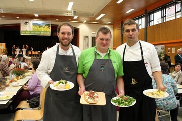 Um das leibliche Wohl der Besucher kmmerten sich in der Stadthalle Nagold die drei Naturpark-Wirte Franz Berlin, Armin Hartmann und Martin Ziegler (von links).