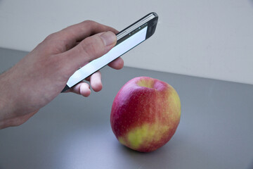 Per Smartphone den Apfel auf Pestizid-Rckstnde untersuchen  das ist bald mglich.