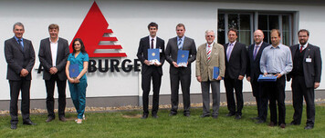 Max-Eyth-Nachwuchsfrderungspreis 2012 (v.l.n.r.): Prof. Dr.-Ing. Stefan Bttinger, Univ. Hohenheim, Vorsitzender VDI-MEG; Dr. Hans Oechsner, Univ. Hohenheim; B.Sc. Lyubov Slotyuk; Dipl.-Ing. Thiemo Buchner; B.Eng. Markus Msker; Prof. Dr.-Ing. Dr. h.c. Karl Th. Renius, TU Mnchen; Prof. Dr. -Ing. Norbert Austerhoff, HS Osnabrck; Prof. Dr.-Ing. Nils Flster, HS Osnabrck; Dr. Eiko Thiessen, CAU Kiel; Prof. Dr.-Ing. Henning Meyer, TU Berlin, Vorsitzender FA Nachwuchsfrderung.