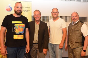 Wiedergewhlt in den Aufsichtsrat wurden v.l. Thomas Schmitt aus Bhl, Markus Grimmig aus Oberkirch-Zusenhofen, Stefan Sester aus Oberkirch, hier zusammen mit Geschftsfhrendem Vorstand Ulrich Dahm.