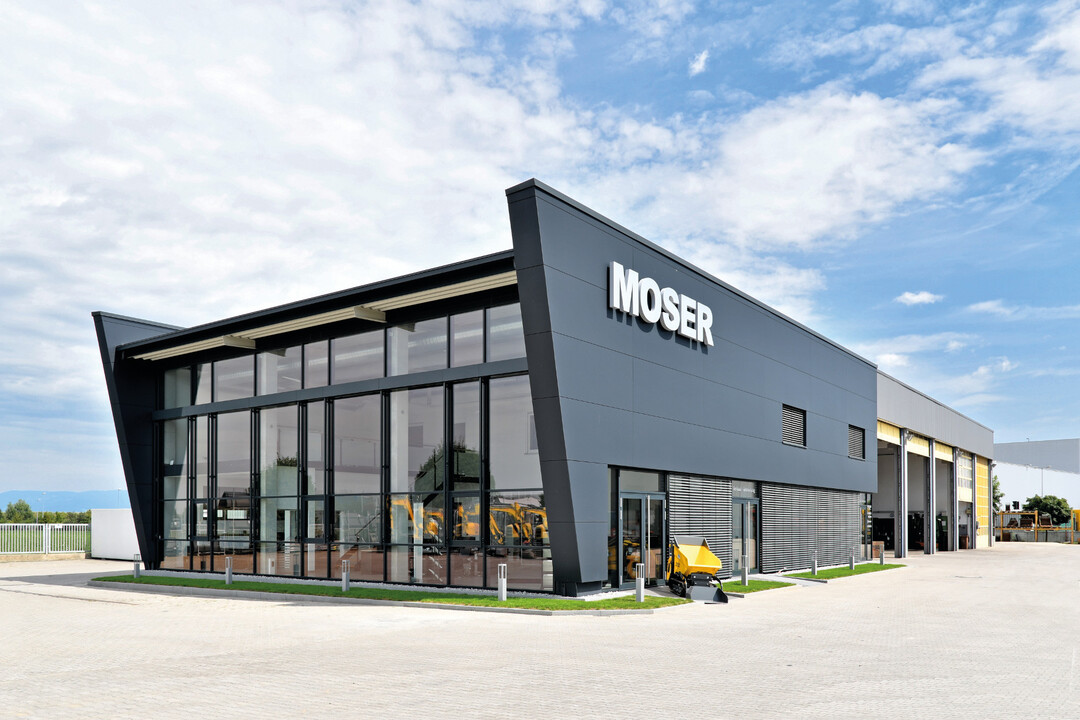 Von der konomischen Lagerhalle bis zu architektonisch anspruchsvollen Produktionshallen mit Bro- und Sozialbereich deckt Wolf System die gesamte Palette des Industrie- und Gewerbebaus ab. Standardisierte Systeme fr Tragkonstruktion, Dach, Wand und Zubehrteile sowie ein systemorientierter Projektablauf ermglichen wirtschaftliche und trotzdem sehr individuelle Lsungen.