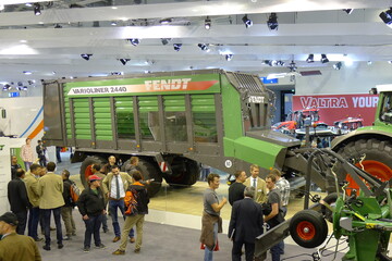 Der Fendt VarioLiner wird zur Erntesaison 2017 in Deutschland in zwei Ausfhrungen mit 35 und 40 m Ladevolumen verfgbar sein.