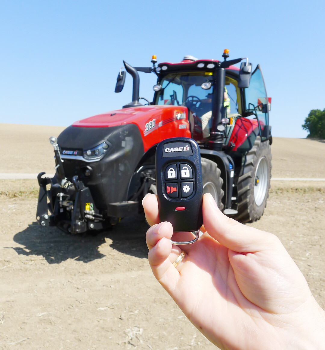 Per Fernbedienung lsst sich der Magnum ffnen und verschlieen, beziehungsweise erkennt den Fahrer durch die vom PKW bekannte Keyless-Funktion.