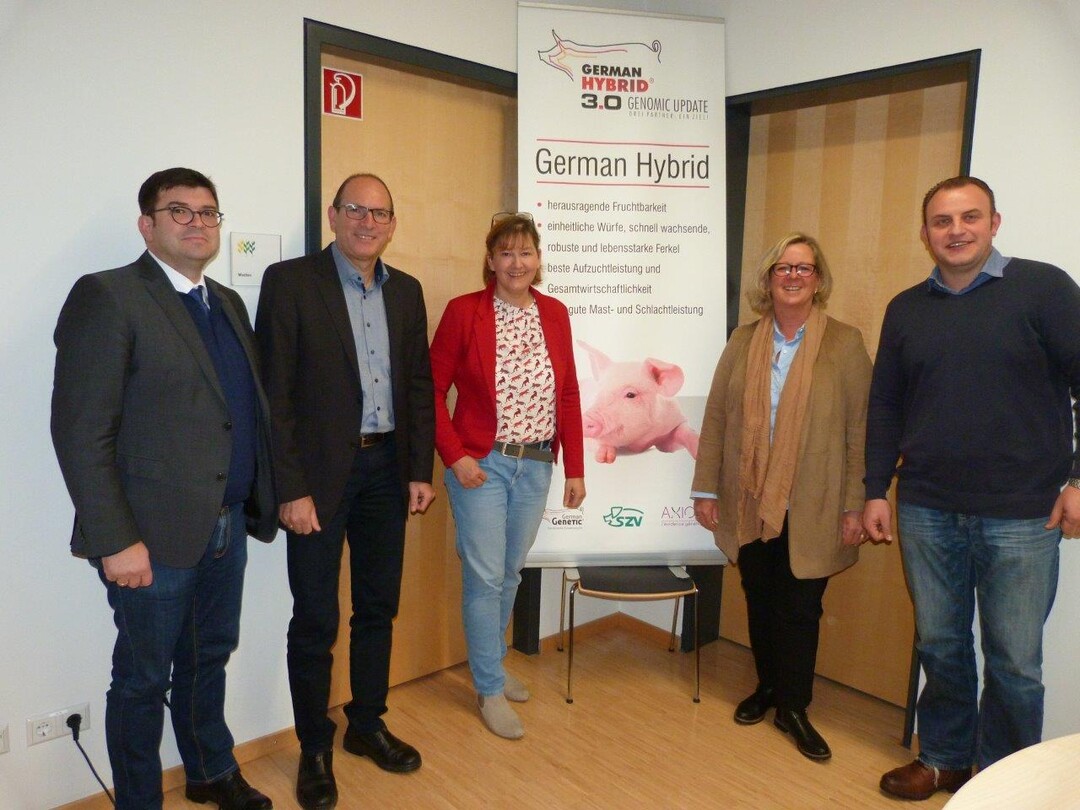 Tierwohl spielt eine immer grere Rolle, das machten die Referenten der beiden Fachtagungen von SZV/German Genetic in Laupheim und Untermnkheim-brigshausen deutlich (v.l.n.r.): Karl-Friedrich Mller von der Besamungsunion Schwein, Albrecht Weber, Zuchtleiter German Genetic, Mirjam Lechner, UEG Hohenlohe-Franken, Birgit Arnsmann, Andreas Hermes-Akademie, Bonn und Benny Hecht von der Meinsdorfer Agrargenossenschaft Lndeken. Es fehlt Dr. Matthias Eddicks von der Klinik fr Schweine an der Ludwig Maximilians-Universitt Mnchen. 