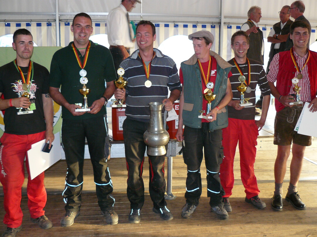 Beetpflüger Carsten Berl (Platz 3), Ulrich Münkle (Platz 2), Florian Sander (Platz 1). Drehpflüger Sebastian Murkowski (Platz 1), Matthias Stengelin (Platz 2) und Bendedikt Ritter (Platz 3) v. l.