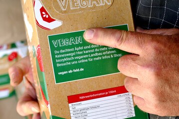 Aufklärungsarbeit auf der Saftpackung von Clemens Hund.