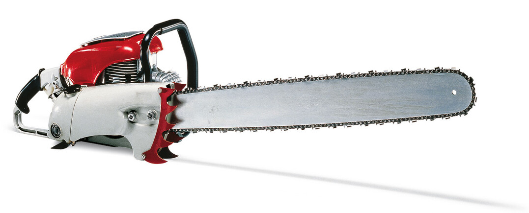 Die Contra war die erste getriebelose Stihl Einmann-Motorsge. Mit 12 kg und 6 PS war sie leichter und effizienter als alle anderen Produkte auf dem Markt. Die Contra war ein weltweiter Erfolg: Mit ihr fhrt das Unternehmen zweistellige Umsatzsteigerungen ein.