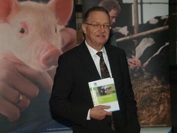 DBV-Prsident Gerd Sonnleitner stellt den Situationsbericht 2011 vor