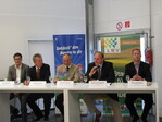 Bei der Eröffnungs-Pressekonferenz (von links): in.Stuttgart-Pressesprecher Jörg Klopfer, in.Stuttgart-Geschäftsführer Andreas Kroll, Minister Rudolf Köberle, LBV-Präsident Joachim Rukwied, Projektleiter René Otterbein