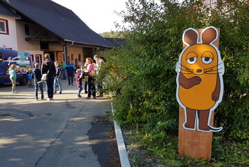 Groer Andrang herrschte beim Trffner-Tag der Sendung mit der Maus auf Rimmeles Hhnerhof am 3. Oktober in Fronreute-Feldmoos, Landkreis Ravensburg.