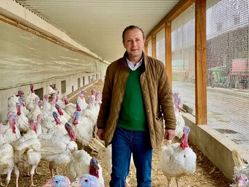  Giso Eben von Racknitz hat das Familiengut Laibach - eine Gutsverwaltung mit Putenmast und Ackerbau und ein Biohof mit Gemsebau- 2004 von seinem Vater bernommen.