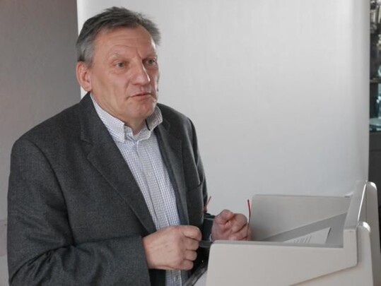 Brodbecks Stellvertreter Friedrich Raith, Weinbauer und Landwirt aus Mhlhausen, schliet die Versammlung mit dem Dank an Teilnehmer, Helfer und Gste.