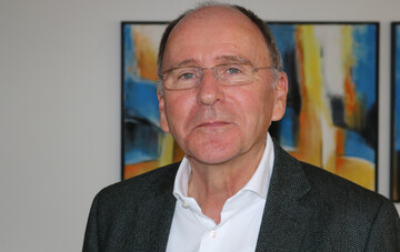  Jakob Ramm (67) der langjhrige Co-Geschftsfhrer der Milchwerke Schwaben in Neu-Ulm geht in den Ruhestand. Er sagt: "Eine Schnittkserei wie die Milchwerke Schwaben gibt es in dieser Grenordnung hier in Sddeutschland nicht so viele. Da haben wir uns gut aufgestellt."