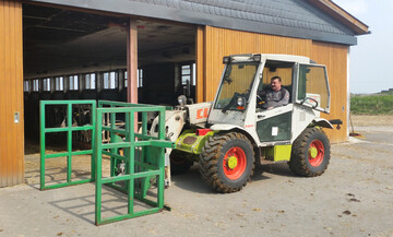 Der Claas Ranger 928 Plus hat bei seinem Einsatz auf dem Hof inzwischen 30.000 Stunden auf der Uhr.
