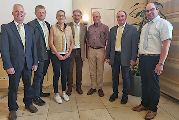 Vorstandschaft neu gewhlt: (v. l.) 1. Vorsitzender Josef Volkwein, 1. Stellv. Vorsitzender Joachim Keller, 2. Stellv. Vorsitzende Marlies Mller, Geschftsfhrer Dr. Alfred Weidele, Reinhold Haag, Hubert Schnenberger und Alexander Straub.