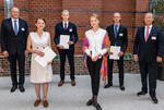Strahlende Gesichter bei der Urkundenverleihung: (v.l.n.r) Joachim Rukwied, DBV-Präsident; die Stipendiaten Marie Kammer, Tom-Lukas Denker, Hannah Bartling, Daniel Gärttling und Dr. Horst Reinhardt, Vorstandssprecher der Rentenbank.