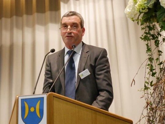 Zuckers Stellvertreter Ernst Reutter zog das Fazit im Schlusswort