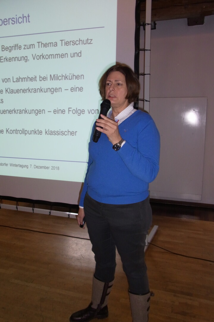 Weniger Druck und weniger Dreck. Fr Prof. Dr. Kerstin Mller von der Freien Universitt (FU) Berlin der beste Schutz vor Klauenkrankheiten.