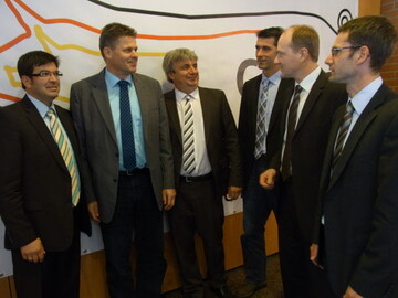 Zukunftswerkstatt: Die Verantwortlichen bei German Genetic/SZV wollen das Unternehmen weiter voran bringen (v.l.n.r.): Erster Zuchtleiter Albrecht Weber, Ulrich Khnle, Vizeprsident, Jrg Sauter, Geschftsfhrer, Volker Baumann, Vizeprsident, Hans-Benno Wichert, Prsident des Zuchtverbandes und Klaus Dngelhoef, Vorstandsmitglied. Auf dem Foto fehlt Dr. Christian Hodapp, Geschftsfhrer der Zuchtschweine Erzeuger Gemeinschaft (ZEG). 