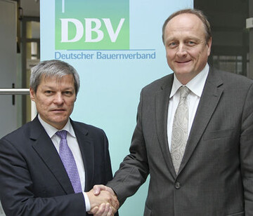 Treffen zwischen Agrarkommissar Ciolos (l.) und DBV-Prsident Rukwied in Berlin.