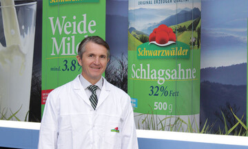 Geschftsfhrer Karl Laible sieht die Schwarzwaldmilch mit ihren Marken, hier im Bild vor einem Lastwagen, gut aufgestellt und blickt zuversichtlich nach vorn. 
