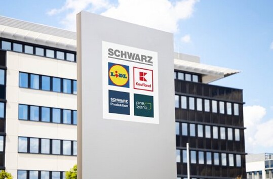 Lidl und Kaufland teilen das Ziel des Bundesministers fr Ernhrung und Landwirtschaft Cem zdemir, den Umbau der Nutztierhaltung hin zu mehr Tierwohl voranzutreiben.