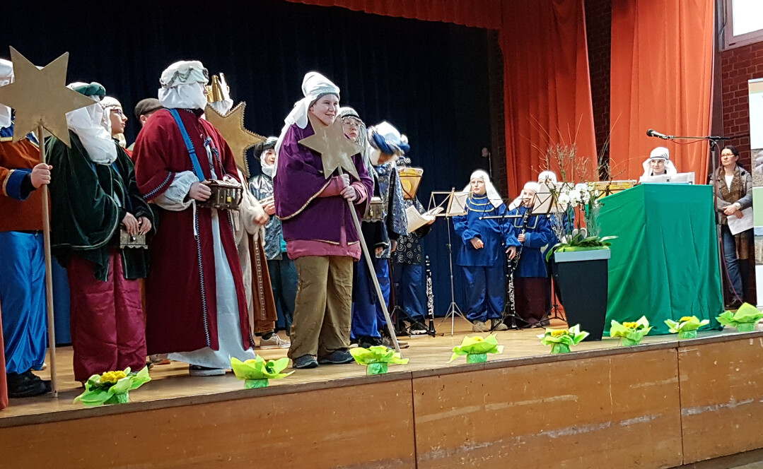 Fr eine feierliche Stimmung sorgten die Sternsinger aus Laiz.