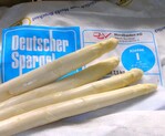 Erster deutscher Spargel aus Bruchsal: Bis Ostern bleiben die Mengen voraussichtlich gering. Ab Mitte April wird mit größeren Mengen gerechnet.