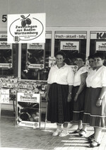 Landfrauen im Werbeeinsatz für heimische Zwetschgen.