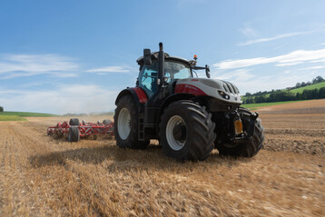 Steyr fhrt mit dem Terrus CVT als einzige Marke bereits in der Grundausstattung mit Keyless go. 