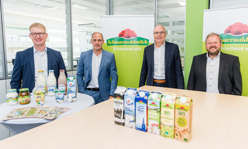Fhrungsteam der Schwarzwaldmilch (v.l.): Bjrn Beckmann, Geschftsleitung Finanzen/Verwaltung; Andreas Schneider, Geschftsfhrer; Heinz Kaiser, Geschftsleitung Landwirtschaft/Produktion/Logistik) und der Aufsichtsratsvorsitzende Markus Kaiser.
