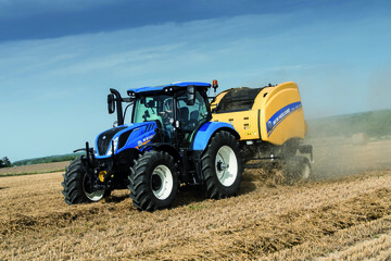 New Holland Agriculture erweitert die T6-Baureihe mit dem neuen T6 Dynamic Command-Getriebe. Herzstck des 8-stufigen Teillastschaltgetriebes mit 3 Gangruppen ist die Doppelkupplungstechnologie.