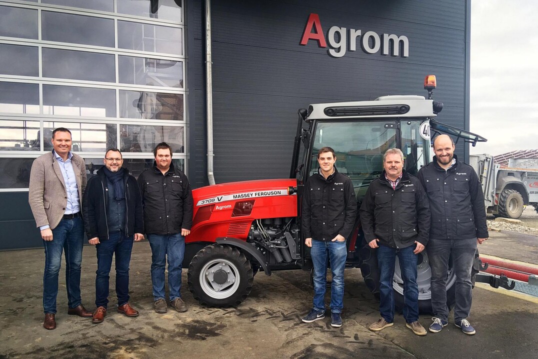 Hochmotiviert am neuen Agrom-Standort in Tettnang, v.l.: Martin Bauknecht; Holger Strobel; Niklas Roth; Johannes Altherr; Patrick Schmähl, Niederlassungs- und Teiledienstleiter sowie Dieter Stoppel, Werkstattleiter.