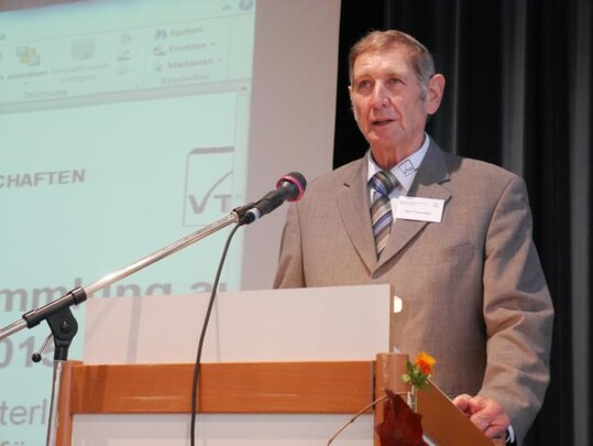 VTG-Prsident Thomas Tremmmel bei der Begrung zur Mitgliederversammlung am 21. Oktober 2015 in Dornstadt (Alb-Donau-Kreis).