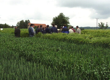 Pflanzenzchter betreiben einen enormen Aufwand, um moderne und innovative Sorten zu entwickeln, mit denen unsere Landwirtschaft wettbewerbsfhig bleibt. Die STV setzt sich im Auftrag der Zchter fr eine gerechte Entlohnung der Zchtungsleistung ein.