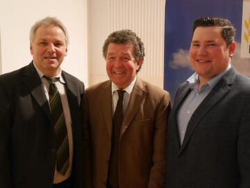 Redner und Gastgeber beim Kreisbauerntag in Dettingen unter Teck (von links): Kreisvorsitzender Siegfried Ngele, Studienleiter Dr. Jochen Wagner aus Tutzing, Kreisvorsitzender Tobias Briem