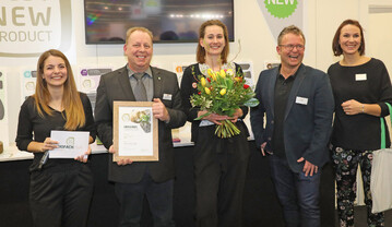 Auszeichnung "best new product" auf der Biofach in Nrnberg: Fr die Schrozberger Milchbauern freut sich Geschftsfhrer Friedemann Vogt (2.v.l) ber den Preis. 