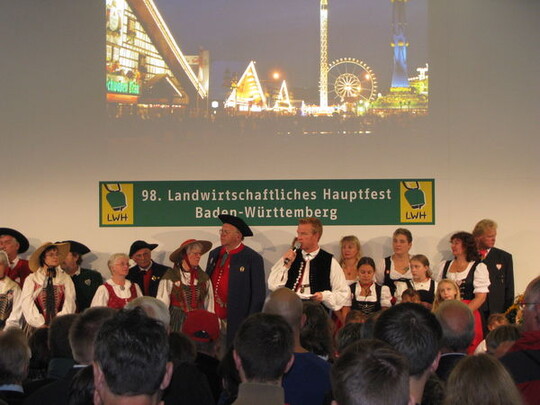 Beim Traditionsmorgen, der groen Erffnungsparade auf dem Forum in Halle 1