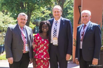DBV-Vizeprsident Walter Heidl, Prsidentin des sambischen Bauernverbandes und der WFO Dr. Evelyn Nguleka, DBV-Prsident Joachim Rukwied und DBV-Vizeprsident Werner Hilse beim Weltbauerntag in Sambia.