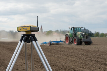 Wer sich mit Smart Farming befasst, kommt nicht um Traktor-Lenksysteme als Einstiegslsung herum. 