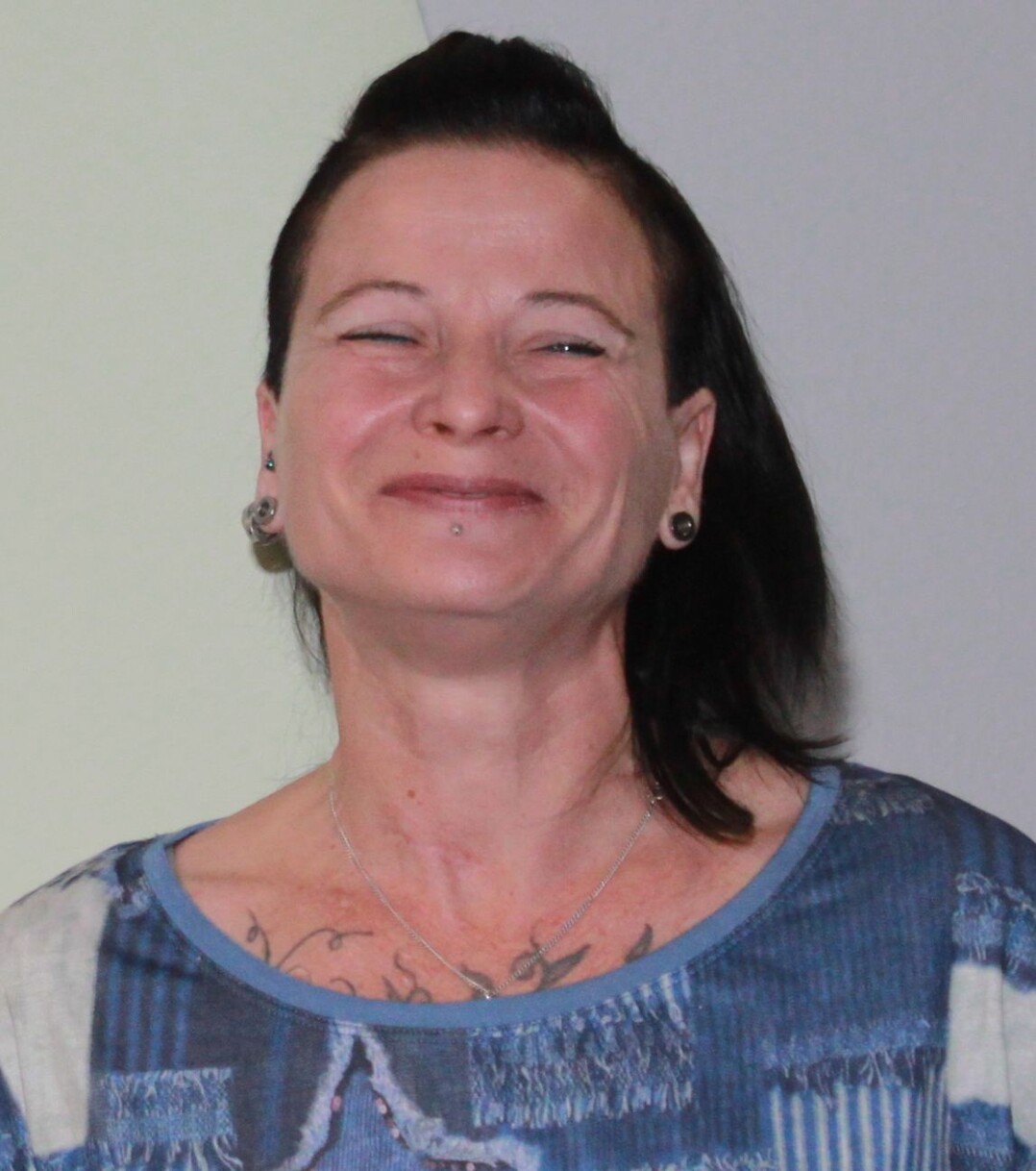 Claudia Wirth wird fr ihr langjhriges, herausragendes ehrenamtliches Engagement fr die Notstation fr Meerschweinchen ausgezeichnet.