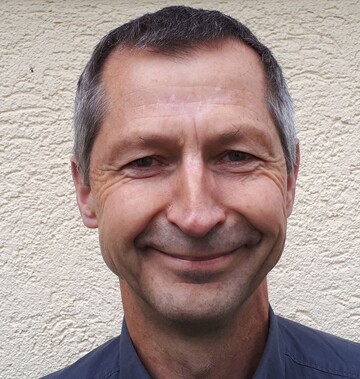 Dr. Wolfgang Zehlius-Eckert ist Mitbegrnder und Fachbereichsleiter fr Recht und Verwaltung des Deutschen Fachverbands fr Agroforstwirtschaft (DeFAF) e.V.